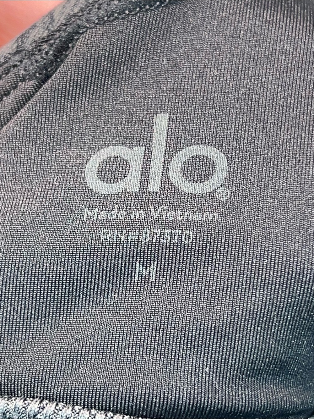 Alo Yoga Alosoft Lavish Sports Bra Size M Heather Gray EUC Athleisure Pilates - Picture 6 of 8